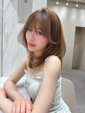 ロンド レア 天神大名店(Lond Le’a) ホワイトブロンド/外ハネボブ/美髪/ワイドバング/ブルーブラック