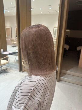 トリコ アヴェダ ららテラス北綾瀬(tricot AVEDA) ダブルカラー/ブリーチ/ピンクベージュ/ミルクティーベージュ