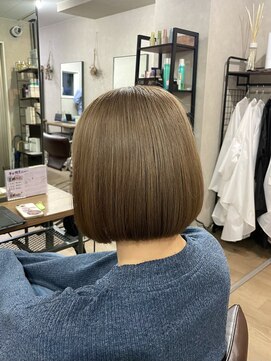 ベースヘアーデザイン(BASE HAIR DESIGN) くすみベージュ ケアブリーチ ボブ レディース 宇都宮