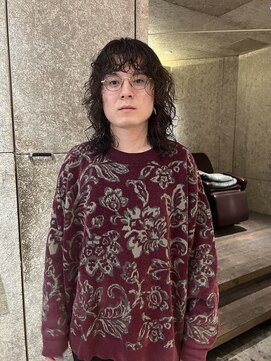 前髪のニュアンスがかっこいいメンズパーマ