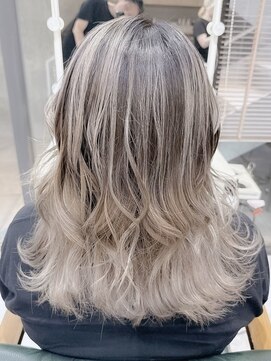 ハイライトバレイヤージュカラー/デザインカラー