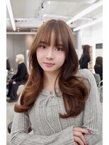 ヒュー 広島(HEW)&nbsp;王道愛されツヤ髪ミルクティーブラウンミディアムレイヤー