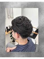 アルク(arc) 大人メンズにおすすめ!ナチュラルフェザーパーマ