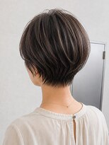 ネス ヘアメゾン アシヤ(ness HAIR MAISON ASHIYA)&nbsp;50代大人女性 ふんわり丸みショート×白髪ぼかし【芦屋川/芦屋】