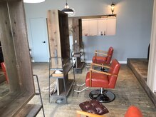 ルーア カインドサロン(Ruua kind salon)の雰囲気（施術面4席ございます。月曜日も元気に営業してます☆）