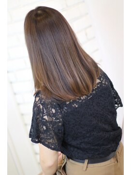 ハーツスタンダード(Hearts Standard) 【ツヤ感ストレート Back×イルミナカラー】の秘密♪