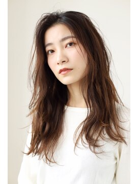 エクリ 麻布十番(equri) ゆったりパーマのアンニュイ大人ロング