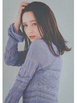 レジュアル(RESSUAL)&nbsp;エアリーミディ　ショートパーマ　黒髪　ホワイトアッシュ