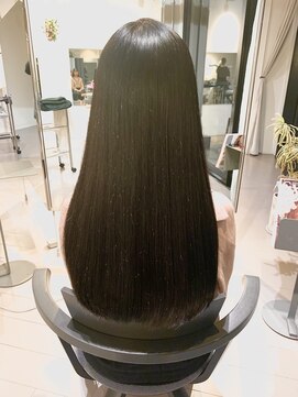 フラックス(FLUX) 艶髪ロング