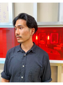 メリケンバーバーショップ トーキョー(MERICAN BARBERSHOP TYO) メンズウェーブビジネスマンアッシュカラー簡単スタイリング106