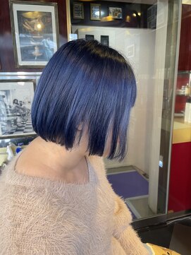 グリッツ (GLITZ) ボブヘア×ネイビーブルーカラー