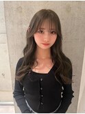 オリーブベージュ