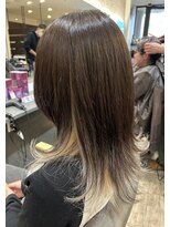 アトム(ATOM)&nbsp;【インナーカラー　ブリーチ抜きっぱなし】