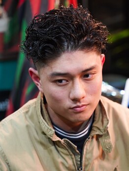 リットインダハウス(LIT INDA HOUSE)の写真/男性のhair LIFEを豊かにしてくれるメンズサロン☆細部までこだわったCUT LINEが洗練された印象を創り出す