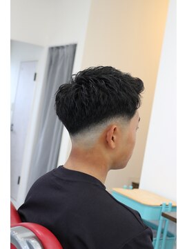 キューカンバー(CUCUMBER) 短髪×黒髪×フェード