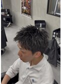 刈り上げなしスパイキーショート
