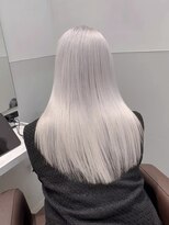 サロウィン 高崎(SALOWIN) ホワイトシルバー