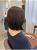 アッシュブラウン×切りっぱなしボブ