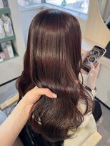 ユヌ(Une) ブリーチなしピンクブラウンカラー髪質改善