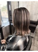 シャドールーツ×ホワイトベージュ