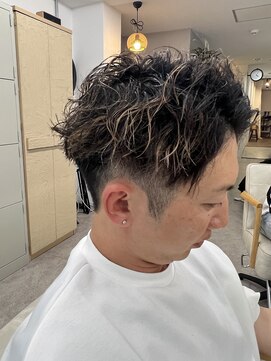 クエント(cuento) メンズスパイラルパーマ×王道2ブロックマッシュ