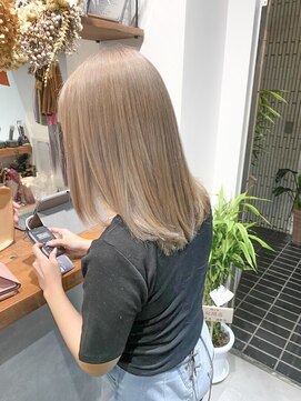 アルボ バイ ミラ 心斎橋(ARVO by MILA) 心斎橋/ブリーチ/ケアブリーチ/レイヤーカット/ベージュ