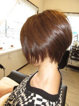 コア フィール ア デイ(COIFFURE A DAY) 前下がりボブ