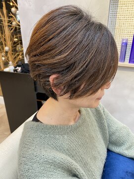 ポノ(pono) 前髪長めでかっこよくハンサムショート！