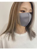 セミロングインナーカラー/アッシュベージュ/イヤリングカラー