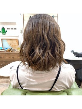 マーリエナル(MALIE NALU) ふんわりミディアム