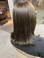 ロイジー(roijir)&nbsp;roijir表参道アッシュオリーブ×切りっぱなしヘア