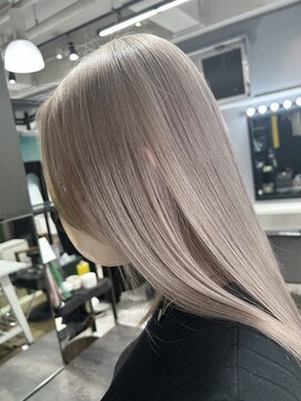 ロイオブジゼル(roi of GiseL) ミルクティーベージュ　ブリーチカラー