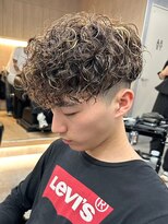 エルマーク 梅田(L-MARK)&nbsp;スペインカールスパイラルパーマツイストパーマフェード短髪
