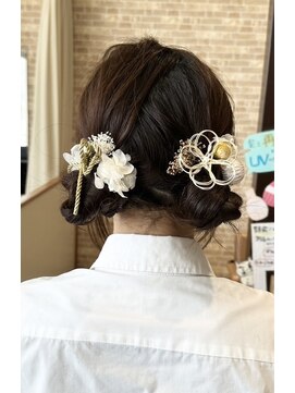 ヘアデザイン シュシュ(HAIRDESIGN Chou Chou produce by ORANGE) アップスタイル