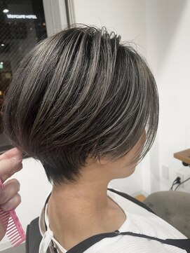 エミュー(Emu) ハンサムショート×バレイヤージュ