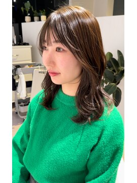 アム(amu) オリーブベージュ/レイヤーカット/韓国ヘア/くびれミディ