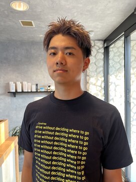 ヴェロ 福井(VeRO) ツーブロショート×グレージュ