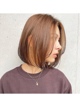 イル 天神西通り店(ill) 20代30代ボブ/ミディアムレイヤー／グレージュ/透明感/天神/大名