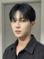 ノラキチジョウジ(NORA KICHIJOJI)&nbsp;ラウンドマッシュ毛流れセンターパート黒髪アップバングショート