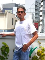 ガズル ハラジュク(GUZZLE HARAJUKU)&nbsp;白Tとデニムで決める！40代50代イケオジ白髪刈り上げパーマ原宿