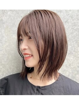 ヘアースタジオフォルム 顔まわりレイヤーショートボブ