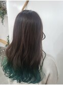 ロング×毛先グリーン
