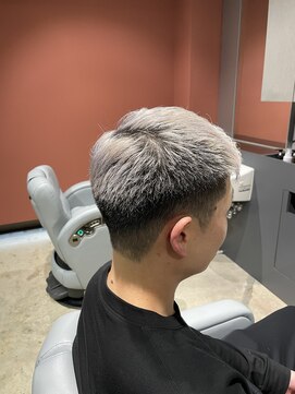 エメン(EMEN) ハイトーンベリショ　担当土井