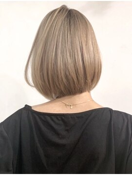 トレヘアー 京都 烏丸(tRe hair) ミニボブ ミルクティーベージュ