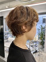 マッシュショートニュアンスパーマやわらかベージュ