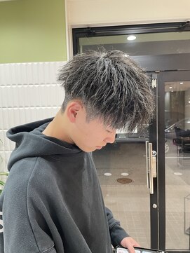シロ(SILLO.) ツイストハイライト
