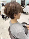 白髪ぼかしハイライトのくびれショート