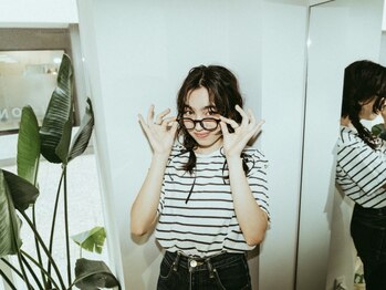 ウタシロイロ(uta shiroiro)の写真/“似合うを見つける。”utaの提案は、“なんかちょうどいい”を一緒に見つけて叶えてくれる。