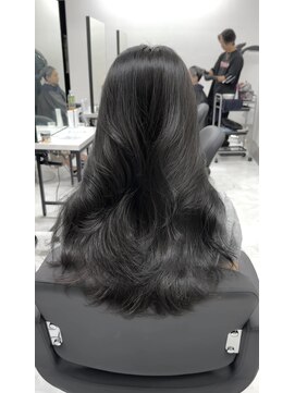 アクション 心斎橋店(ACTION) 20代30代大人可愛いレイヤーカット　アッシュカラー