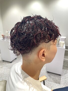 ゼストララ(ZEST Lara) 【YUICHI】REDメッシュ×スキンフェード【吉祥寺】